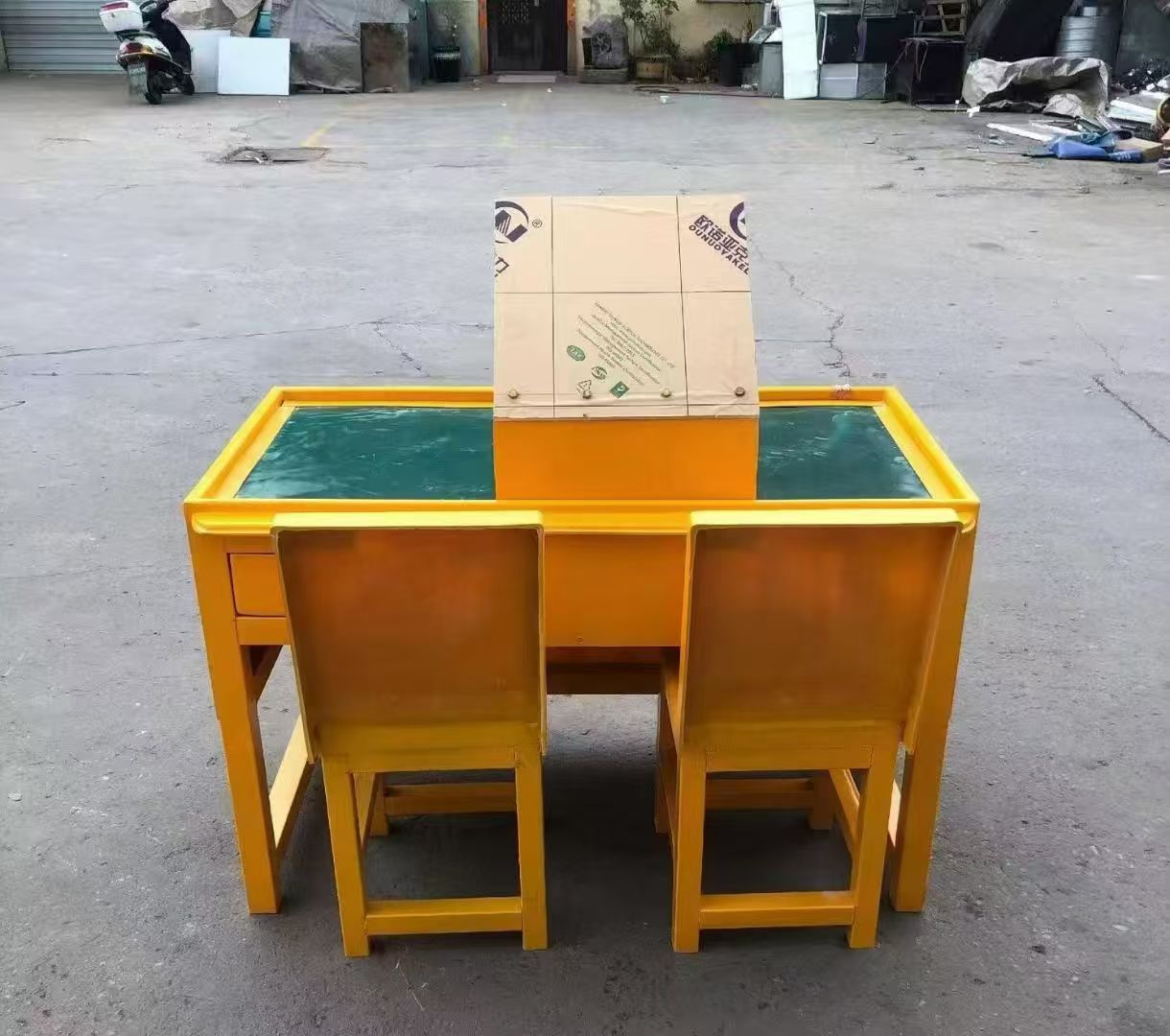 环江防静电导通桌井下煤矿火工品发放桌：危险品流转的安全守护者